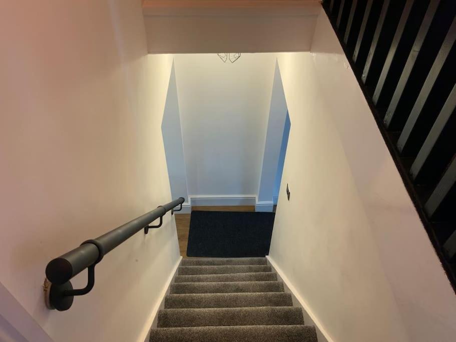 Centrally Located To The City Of Lincoln Exterior photo
